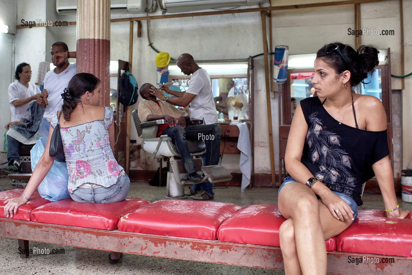 BARBIER, COIFFEUR, VIE QUOTIDIENNE, CALLE SAN RAFAEL, LA HAVANE, CUBA, CARAIBES 