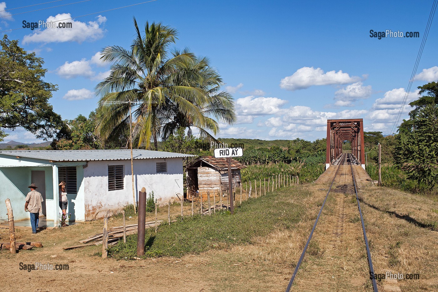 LIGNE DE CHEMIN DE FER A VOIE UNIQUE DU TRAIN TOURISTIQUE DANS LA VALLEE DE LOS INGENIOS (REGION DES ANCIENNES PLANTATIONS DE CANNE A SUCRE), CLASSEE AU PATRIMOINE MONDIAL DE L'HUMANITE PAR L'UNESCO, CUBA, CARAIBES 
