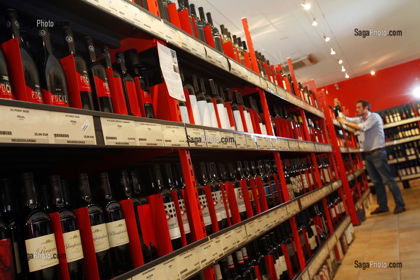 BOUTIQUE ALPE ADRIA, CAVE A VIN, VIENNE, AUTRICHE 