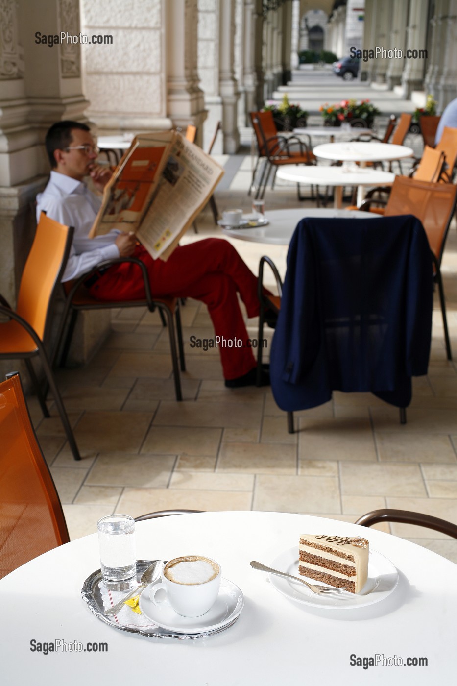 TERRASSE DU CAFE, PATISSERIE VIENNOISE SLUKA, VIENNE, AUTRICHE 