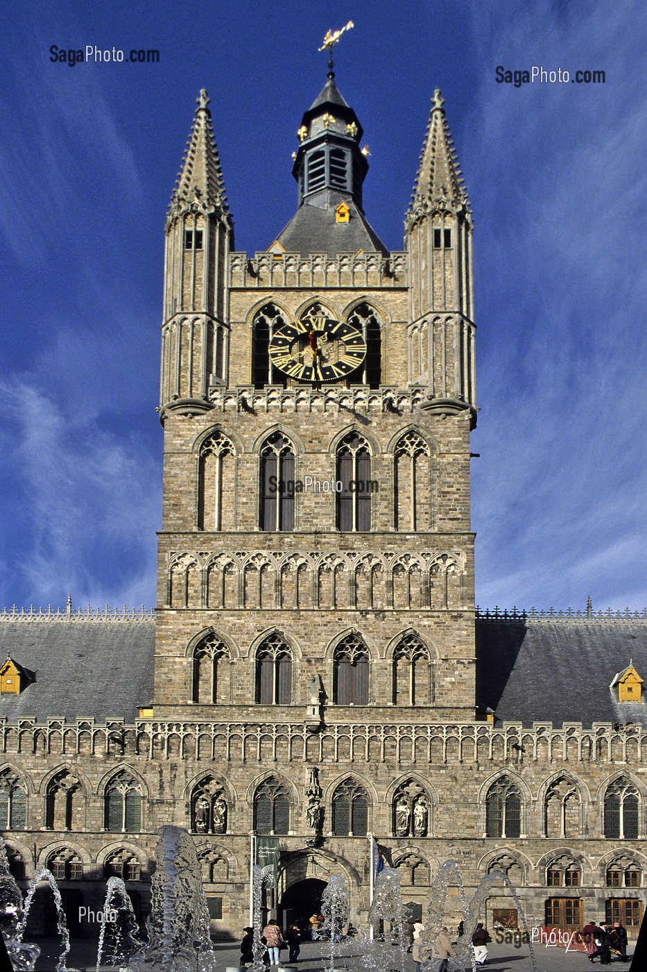 FACADE DU BEFFROI DE LA GRAND' PLACE, VIEUX CENTRE, PLACE MARKT, FLANDRE-OCCIDENTALE, BRUGES (BRUGGE), BELGIQUE, EUROPE 