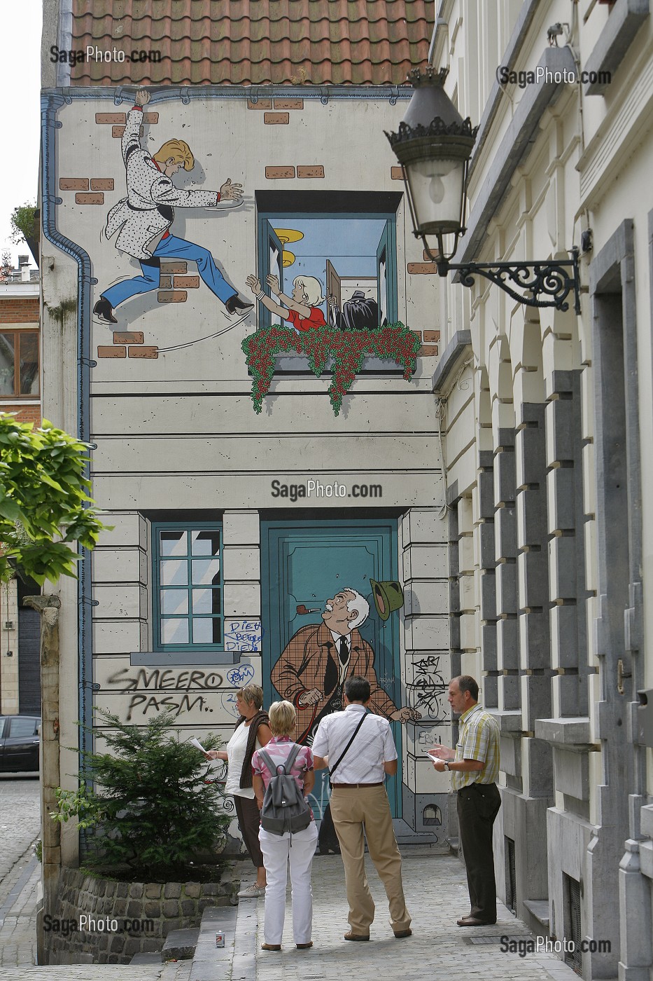 LA BD DANS LA VILLE DE BRUXELLES, FRESQUE MURALE PAR LES DESSINATEURS DE BD, BRUXELLES, BELGIQUE 