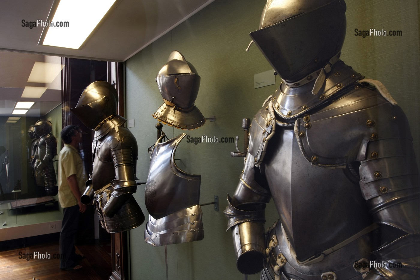SALLE DES ARMES ET DES ARMURES, MUSEE D'ART ET D'HISTOIRE, GENEVE, SUISSE 