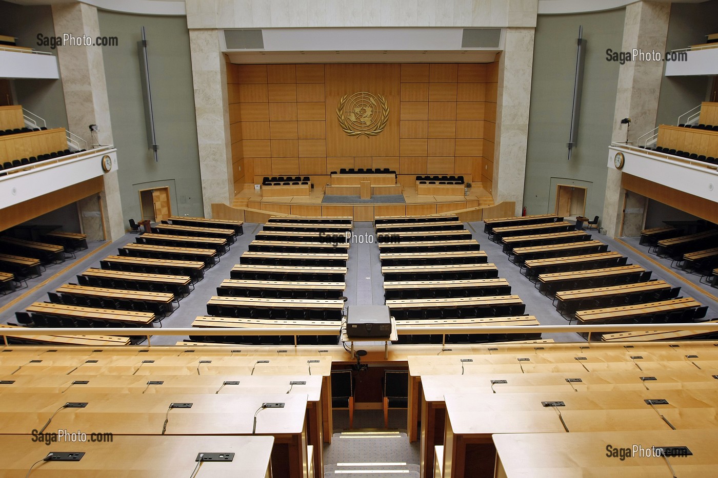 LA GRANDE SALLE DES ASSEMBLEES DU PALAIS DES NATIONS, ORGANISATION DES NATIONS UNIES (ONU, UNITED NATIONS), GENEVE, SUISSE 