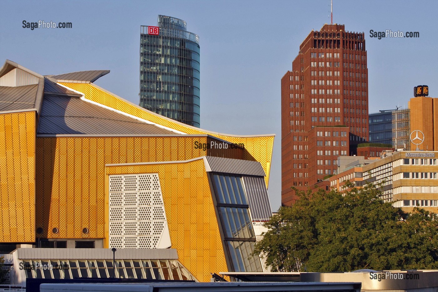 LA PHILHARMONIE ET LA SALLE DE MUSIQUE DE CHAMBRE BERLINER PHILHARMONIKER ET KAMMERMUSIKSAAL, BUILDINGS DE LA POTSDAMER PLATZ,, BERLIN, ALLEMAGNE 