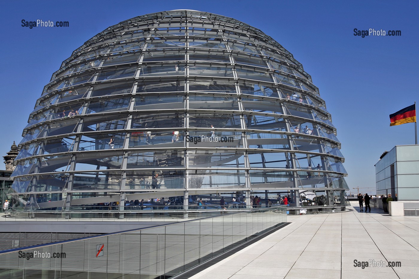 PARLEMENT ALLEMAND, REICHSTAG, DEUTSCHER BUNDESTAG AVEC SONT DOME, REAMENAGES PAR L'ARCHITECTE BRITANNIQUE NORMAN FOSTER, LAUREAT DU PRITZKER (LE 'PRIX NOBEL' DE L'ARCHITECTURE), BERLIN, ALLEMAGNE 