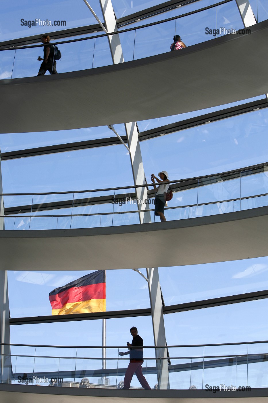 PARLEMENT ALLEMAND, REICHSTAG, DEUTSCHER BUNDESTAG AVEC SONT DOME, REAMENAGES PAR L'ARCHITECTE BRITANNIQUE NORMAN FOSTER, LAUREAT DU PRITZKER (LE 'PRIX NOBEL' DE L'ARCHITECTURE), BERLIN, ALLEMAGNE 