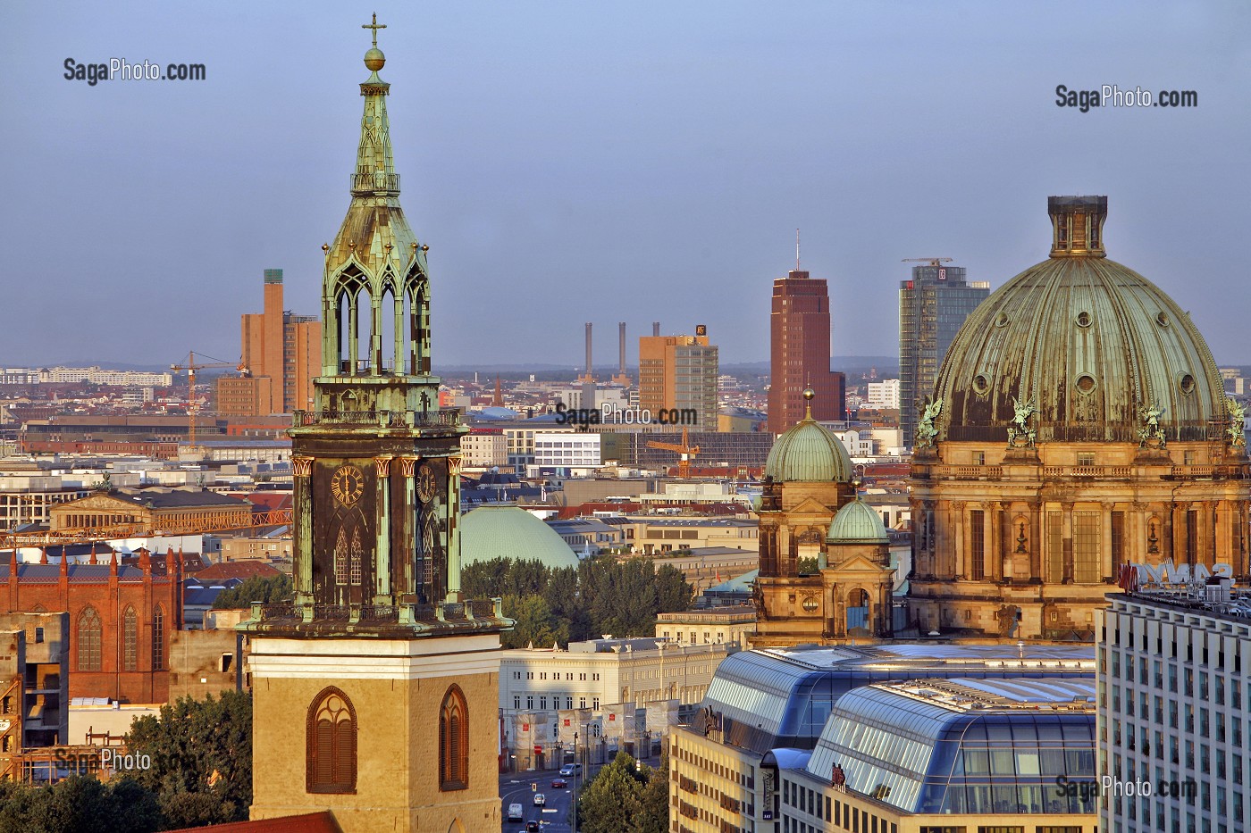 EGLISE SAINTE MARIE, MARIENKIRCHE, BERLINER DOM, DOME DE LA CATHEDRALE DE BERLIN, ILE DES MUSEES ET BUILDINGS DE LA POTSDAMER PLATZ, BERLIN, ALLEMAGNE 