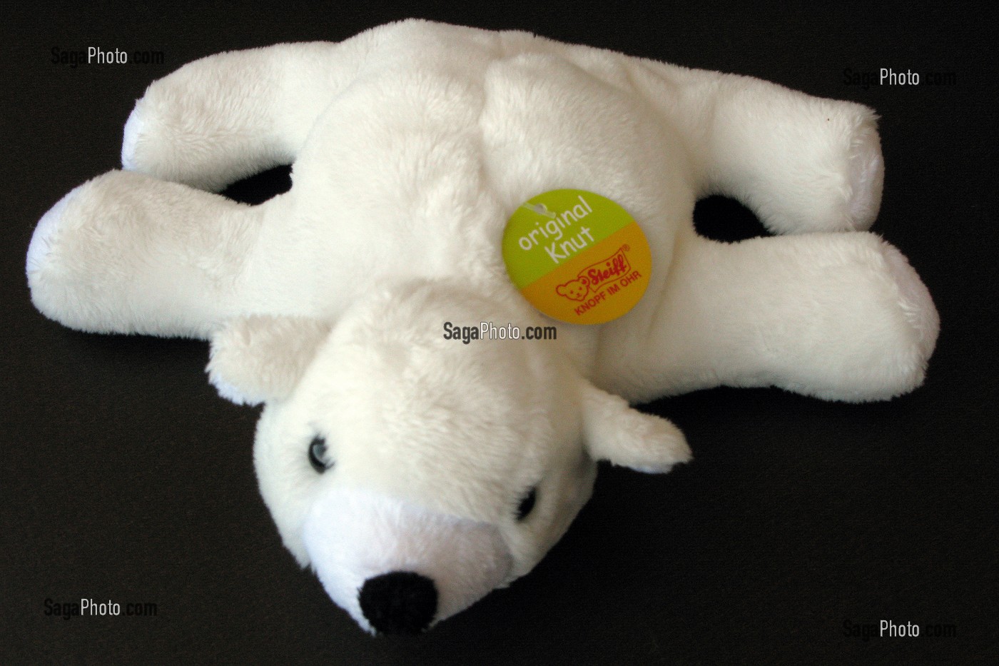 SYMBOLE DE BERLIN, KNUT, OURS BLANC EN PELUCHE, BERLIN, ALLEMAGNE 