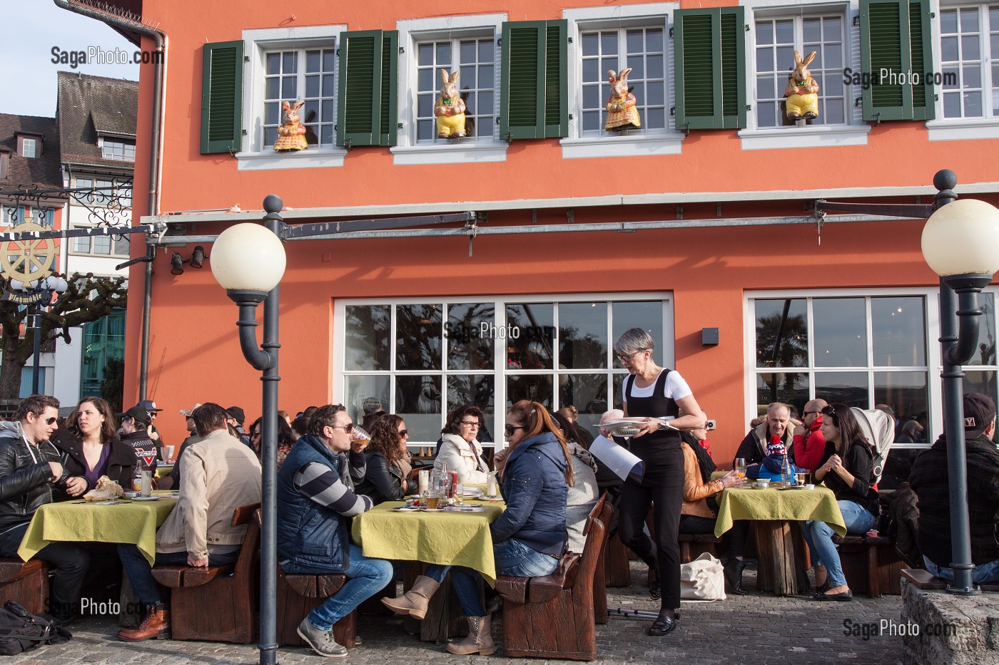 LA SUISSE, PARADIS FISCAL, ZUG, SUISSE 