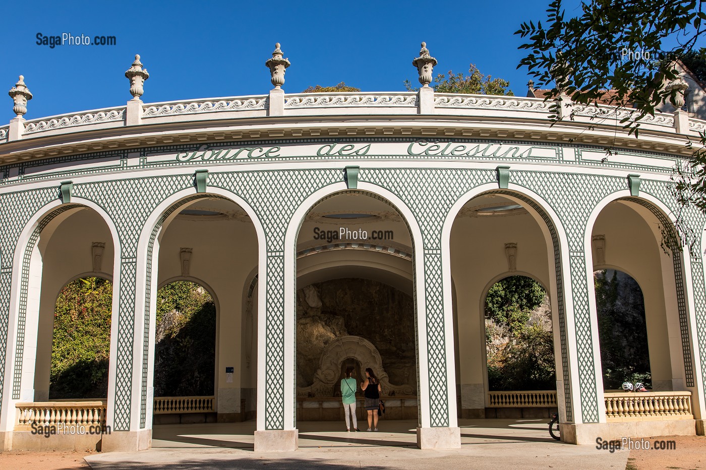 PAVILLON DE LA SOURCE DES CELESTINS, STATION THERMALE, HALL REALISE DANS UN STYLE NEO-CLASSIQUE PAR L'ARCHITECTE LUCIEN WOOG, VICHY, ALLIER, REGION AUVERGNE-RHONE-ALPES, FRANCE 