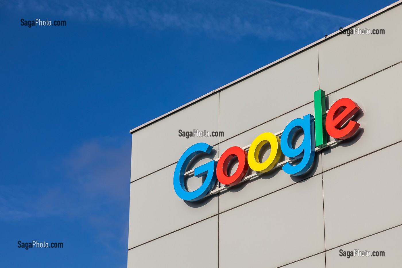 FACADE DU SIEGE DE GOOGLE A ZURICH, LOGO DE GOOGLE, MOTEUR DE RECHERCHES, GAFA, ECONOMIE, BOURSE, NASDAQ, ZURICH, CANTON DE ZURICH, SUISSE 