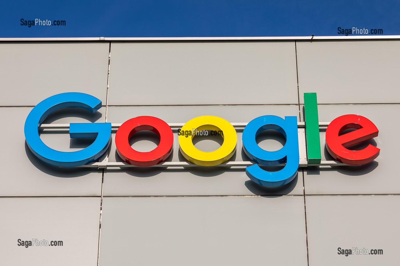 FACADE DU SIEGE DE GOOGLE A ZURICH, LOGO DE GOOGLE, MOTEUR DE RECHERCHES, GAFA, ECONOMIE, BOURSE, NASDAQ, ZURICH, CANTON DE ZURICH, SUISSE 