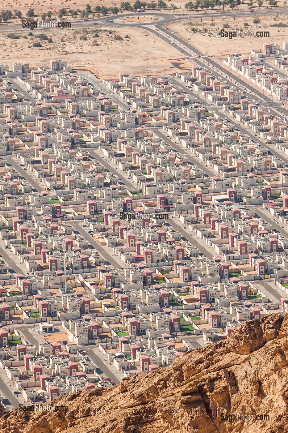 ENSEMBLE IMMOBILIER REGROUPANT DES LOTISSEMENTS D'HABITATION DANS LA BANLIEUE D'AL AIN, AL AIN, EMIRAT D'ABU DHABI, GOLFE PERSIQUE, EAU, EMIRATS ARABES UNIS 