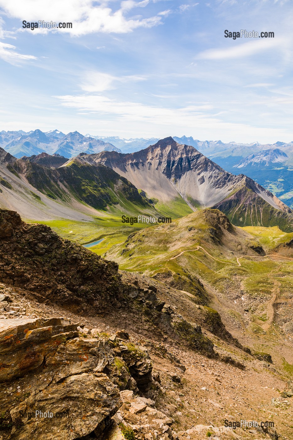 VUE SUR LE LENZERHORN ET LES ALPES SUISSES DEPUIS LE SOMMET DU PARPANER ROTHORN, STATION ALPINE DE LENZERHEIDE, ALPES SUISSE, LENZERHEIDE, CANTON DES GRISONS, SUISSE 