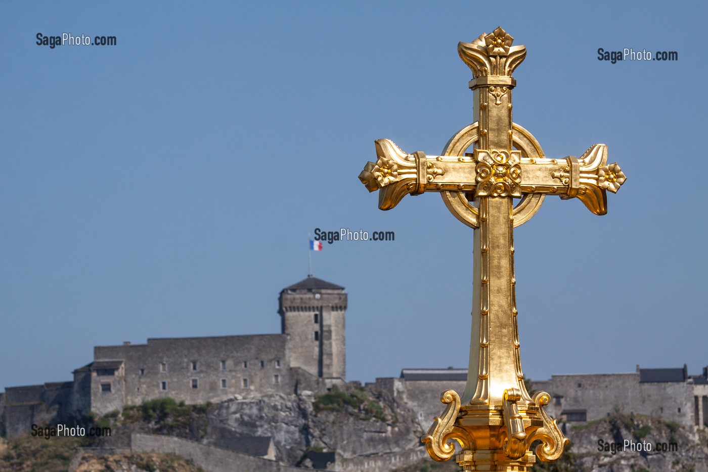 PELERINAGE DE LOURDES, HAUTES-PYRENEES, FRANCE 