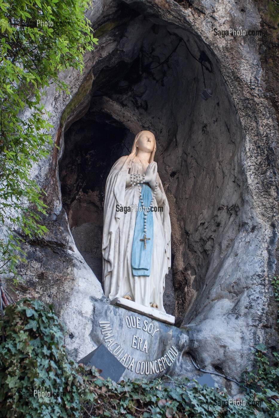 PELERINAGE DE LOURDES, HAUTES-PYRENEES, FRANCE 