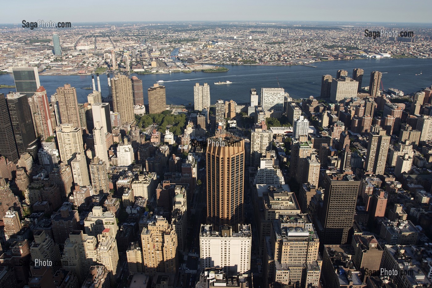 VUE SUR L'OUEST DE MANHATTAN ET L'HUDSON RIVER DEPUIS L'OBSERVATOIRE DE L'EMPIRE STATE BUILDING, MANHATTAN, HUDSON RIVER, NEW YORK CITY, ETATS-UNIS D'AMERIQUE, USA 