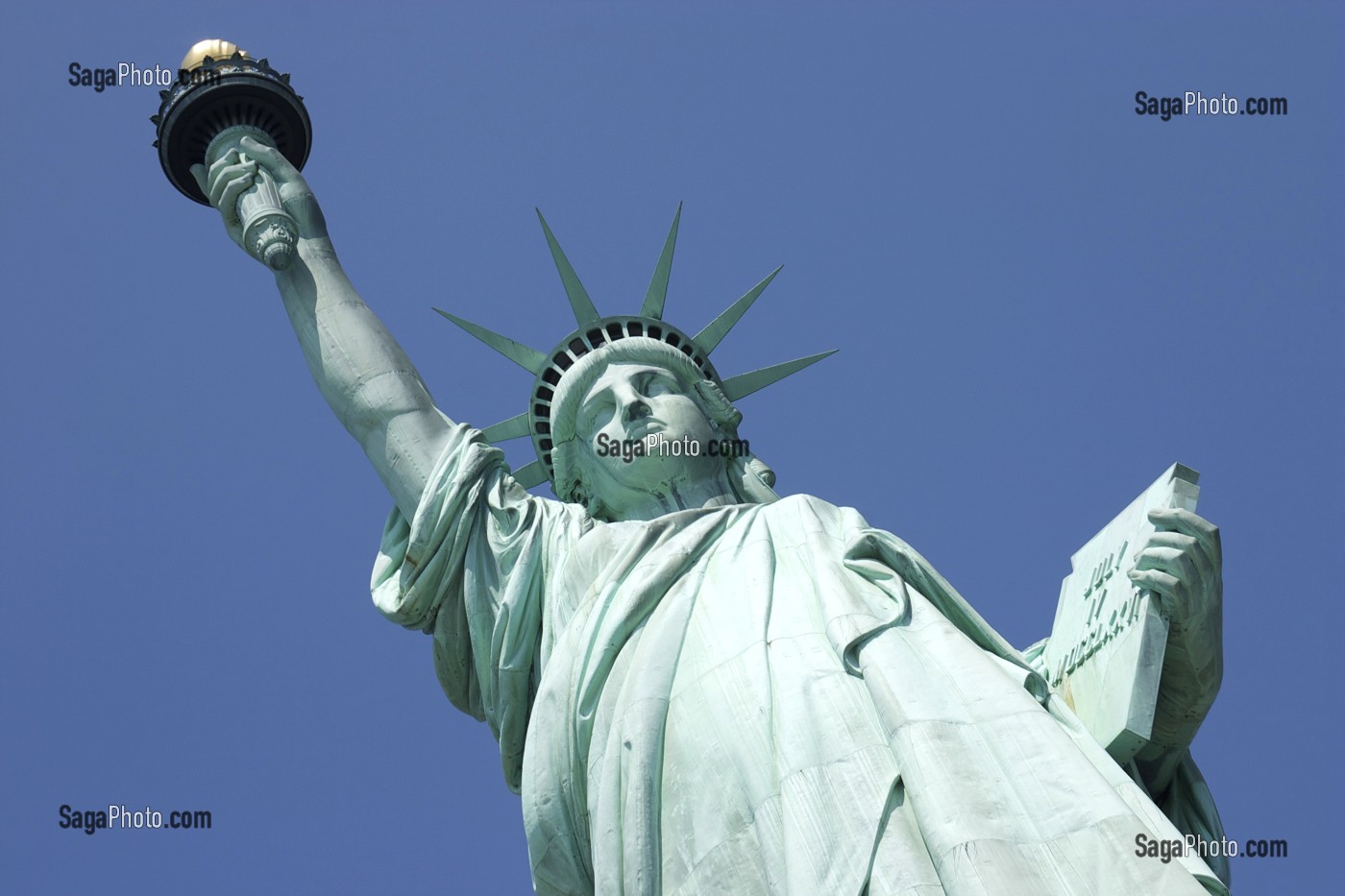 GROS PLAN SUR LA STATUE DE LA LIBERTE, SYMBOLE DE NEW YORK, MISS LIBERTY, LIBERTY ISLAND, NEW YORK CITY, ETATS-UNIS D'AMERIQUE, USA 
