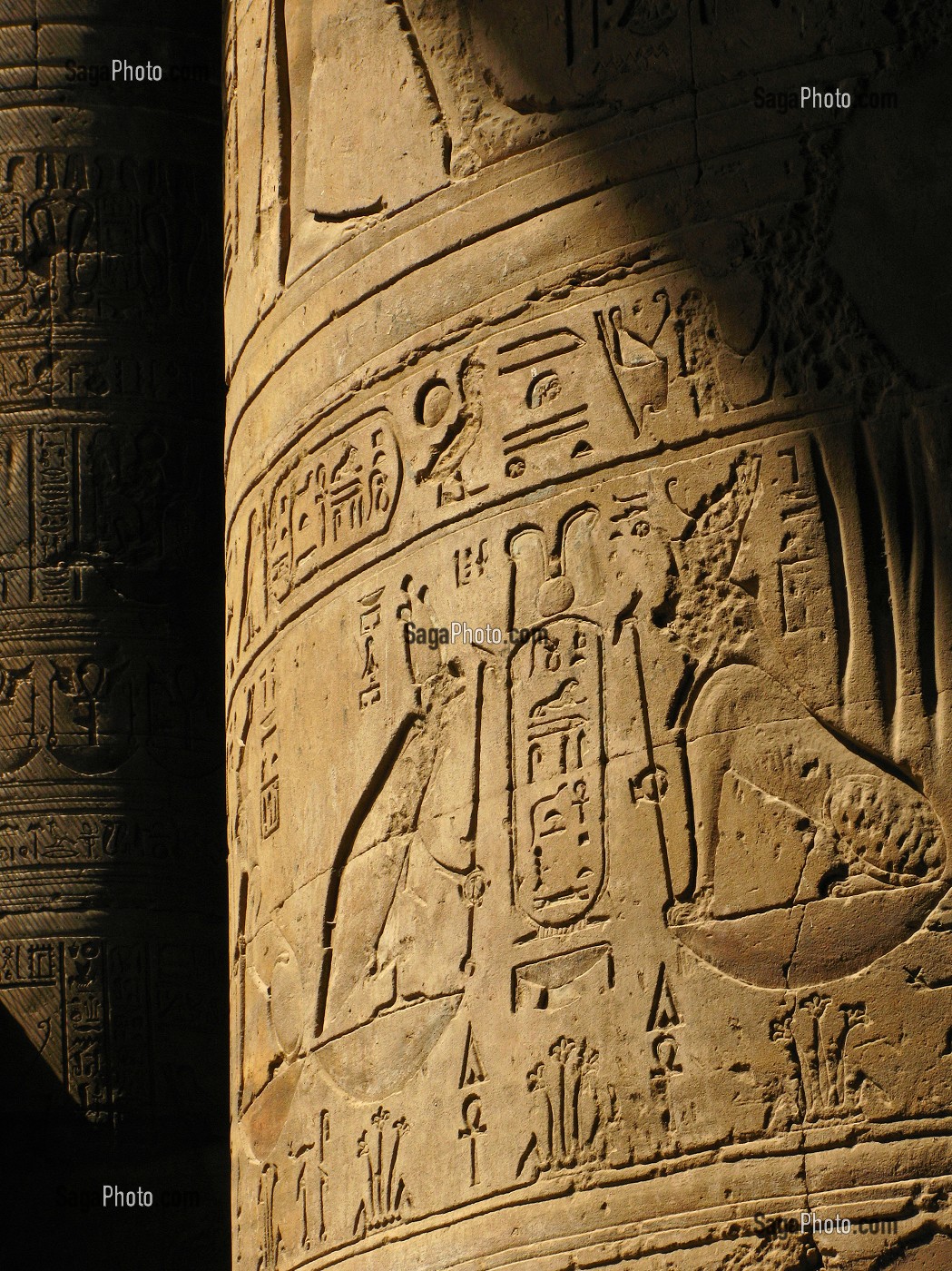 TEMPLE PTOLEMAIQUE DECOUVERT PAR AUGUSTE MARIETTE (FRANCAIS) EN 1860. DEDIE AU CULTE DU DIEU FAUCON HORUS, EDFOU, HAUTE EGYPTE, EGYPTE, AFRIQUE 