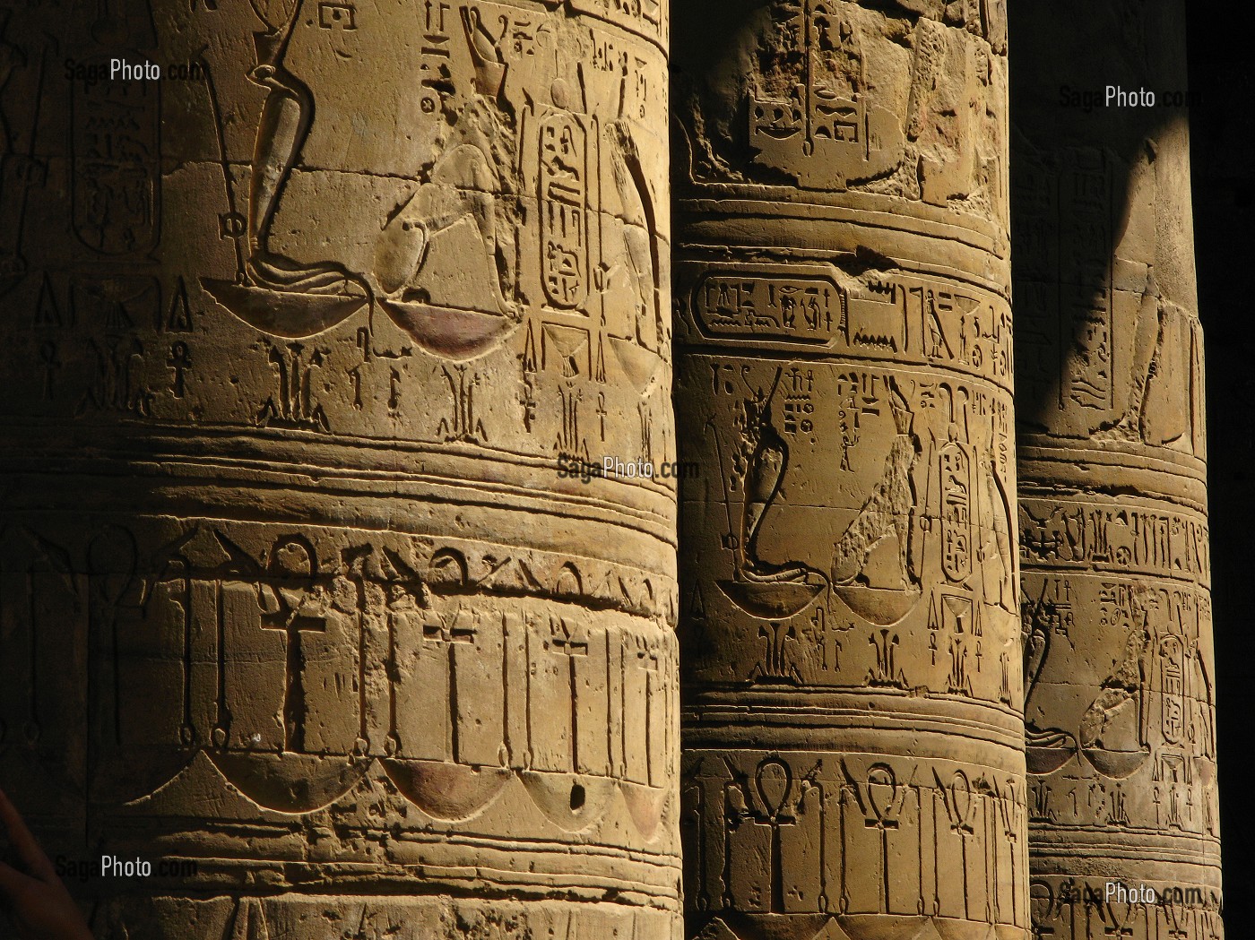 TEMPLE PTOLEMAIQUE DECOUVERT PAR AUGUSTE MARIETTE (FRANCAIS) EN 1860. DEDIE AU CULTE DU DIEU FAUCON HORUS, EDFOU, HAUTE EGYPTE, EGYPTE, AFRIQUE 
