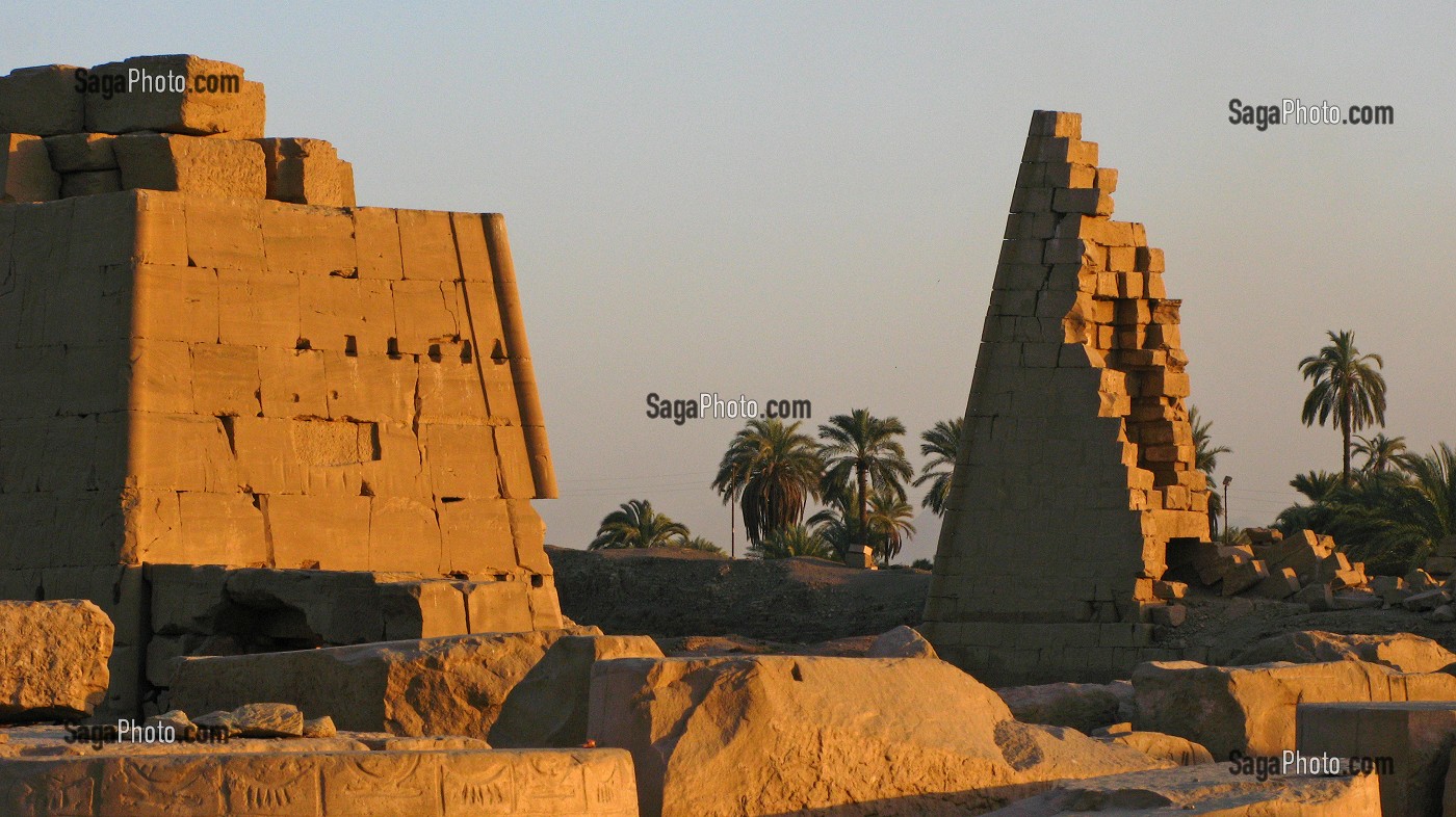 TEMPLE DE KARNAK, DEDIE AU CULTE DU DIEU AMON, DIEU CREATEUR DE THEBES, PRES DE LOUXOR, HAUTE EGYPTE, EGYPTE, AFRIQUE 