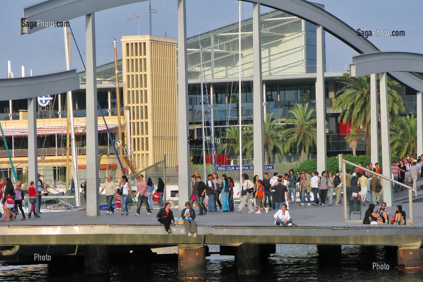 NOUVEAU QUARTIER 'LA REMBLA DEL MAR' PROLONGEMENT DE LAS REMBLAS AU PIED DE LA MARINA SUR LE PORT DE BARCELONA 