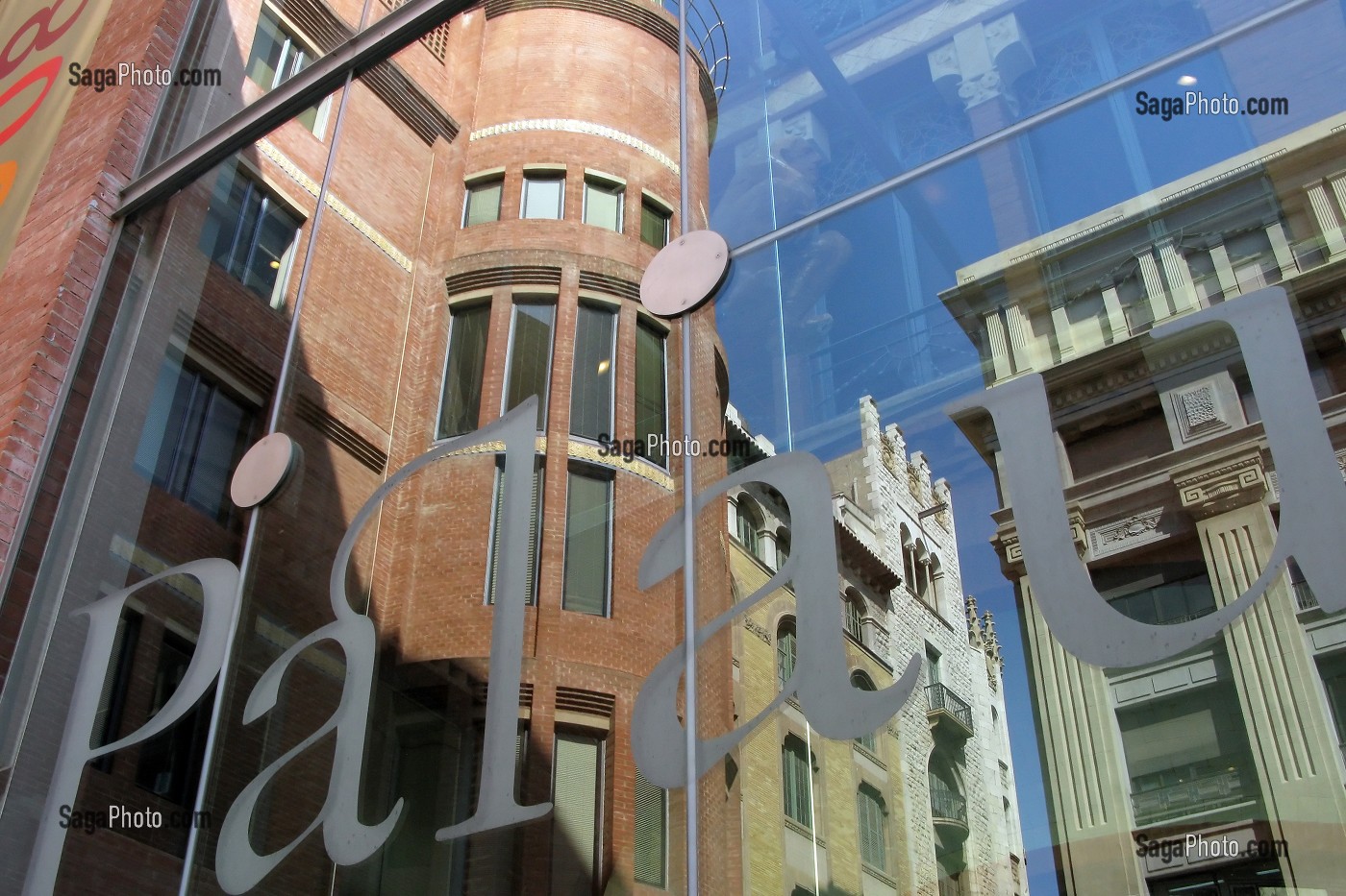 FACADE DU PALAIS DE LA MUSIQUE (PALAU DE LA MUSICA CATALANA), QUARTIER LA RIBERA, BARCELONA 