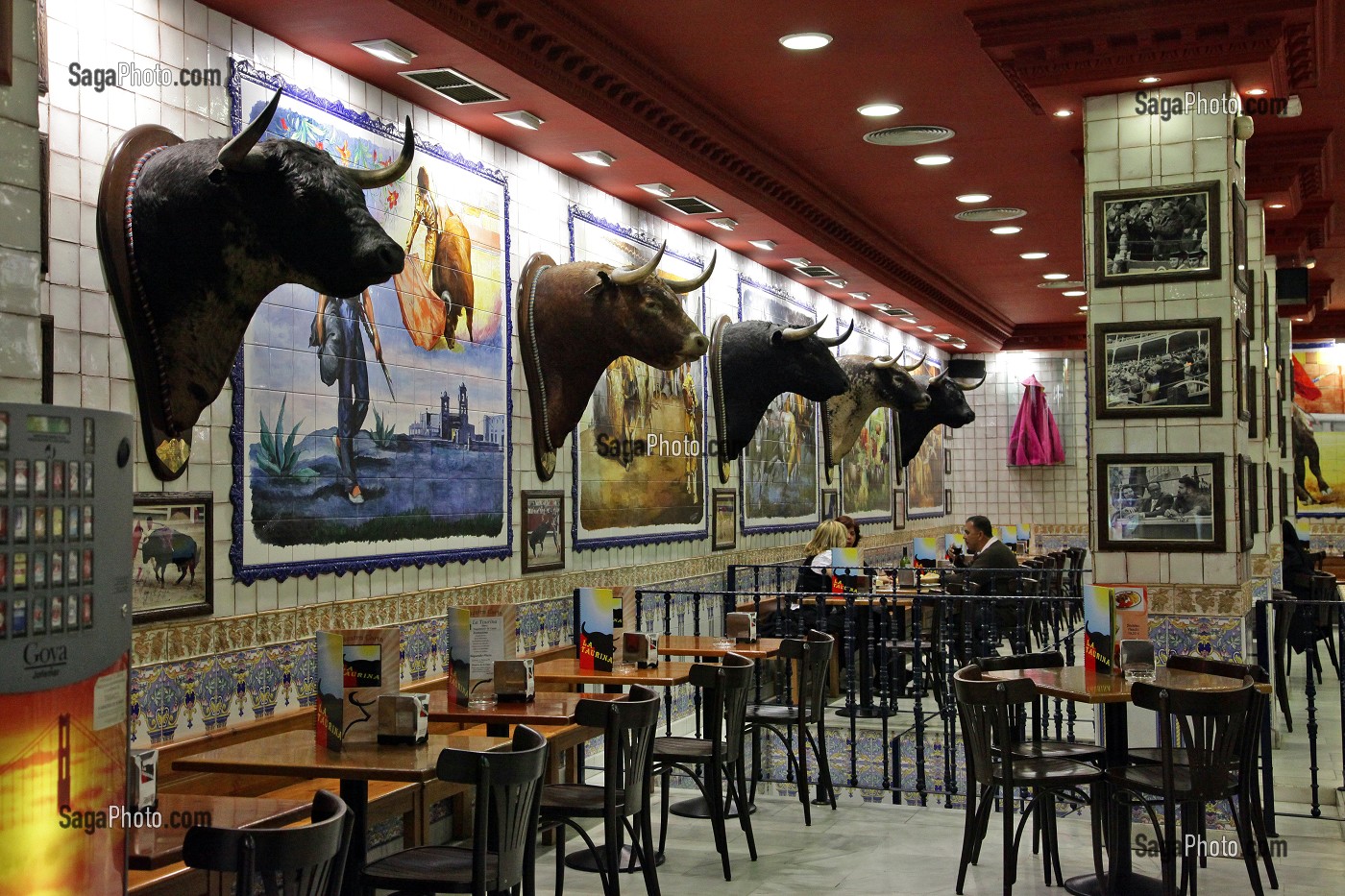 BAR SUR LE THEME DE LA TAUROMACHIE, PRES DE LA PLAZA SANTA ANA, MADRID, ESPAGNE 