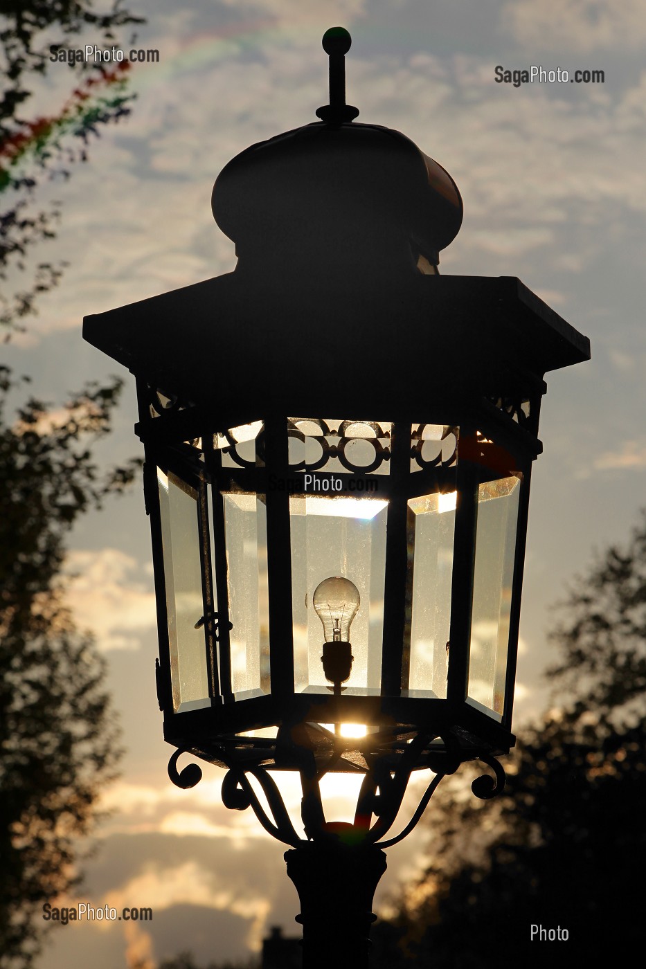 LES LAMPADAIRES DU PASEO DEL PRADO, MADRID, ESPAGNE 