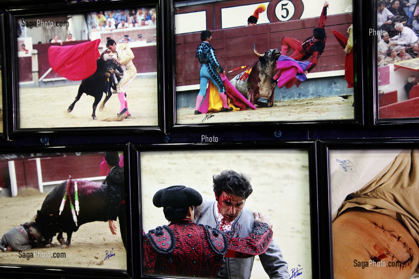 PHOTOS DE BLESSURES DE TOREROS LORS DE CORRIDA, CAFE RESTAURANT LA TORRE DES ORO, CAFE CONSACRE AUX ARTS ET PRATIQUES DE LA TAUROMACHIE, PLAZA MAYOR, MADRID, ESPAGNE 