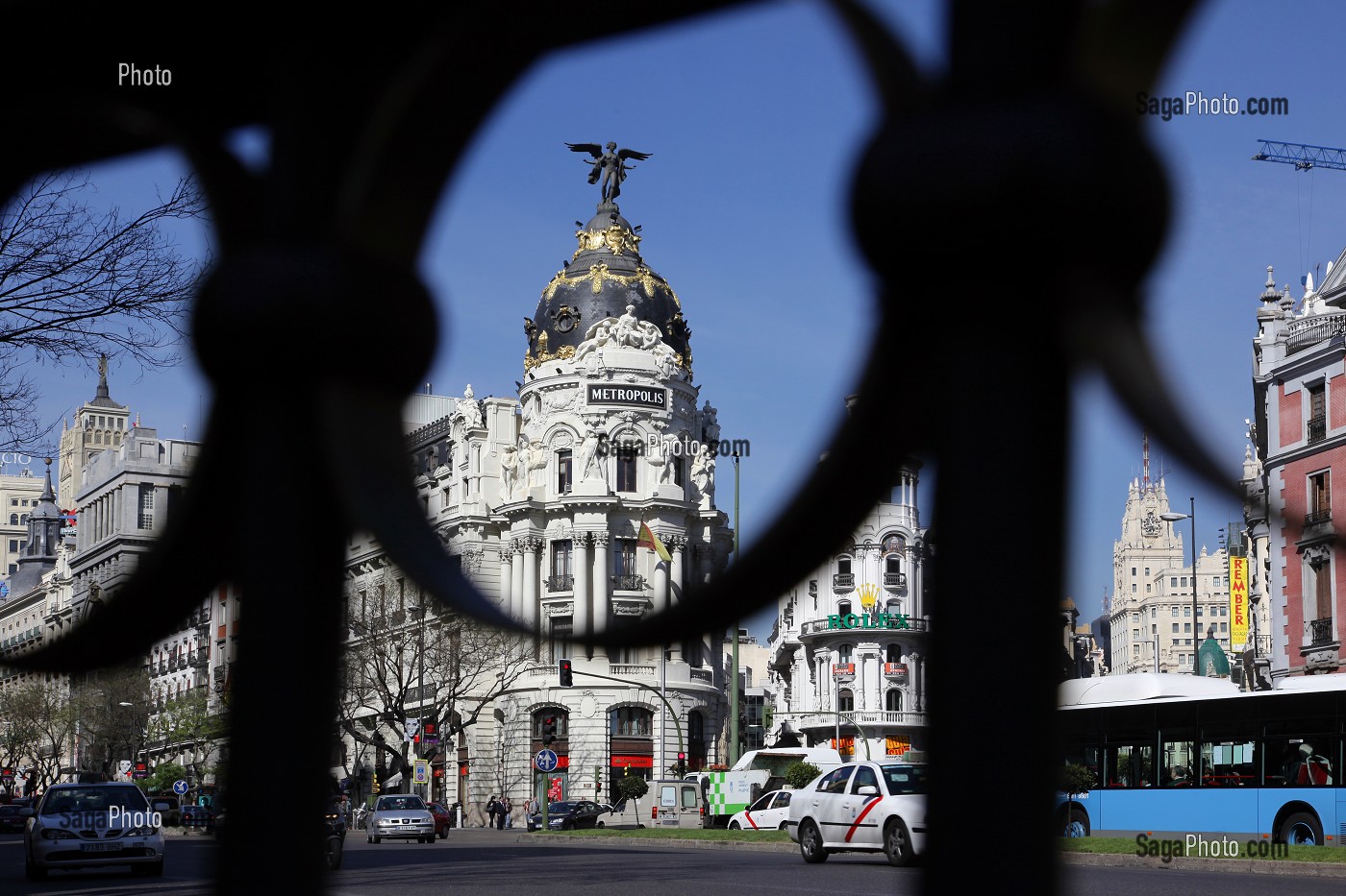 IMMEUBLE METROPOLIS DU DEBUT DU SIECLE SURMONTEE D'UNE STATUE EN BRONZE DU PHENIX, ANGLE DES RUES CALLE ALCALA ET GRAN VIA, MADRID, ESPAGNE 