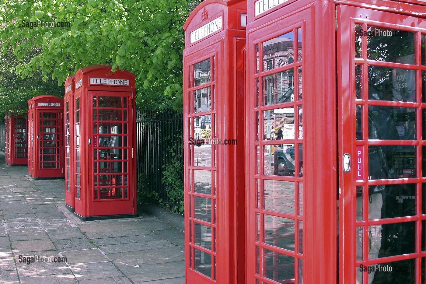CABINES TELEPHONIQUES ANGLAISES, LONDRES, ANGLETERRE 