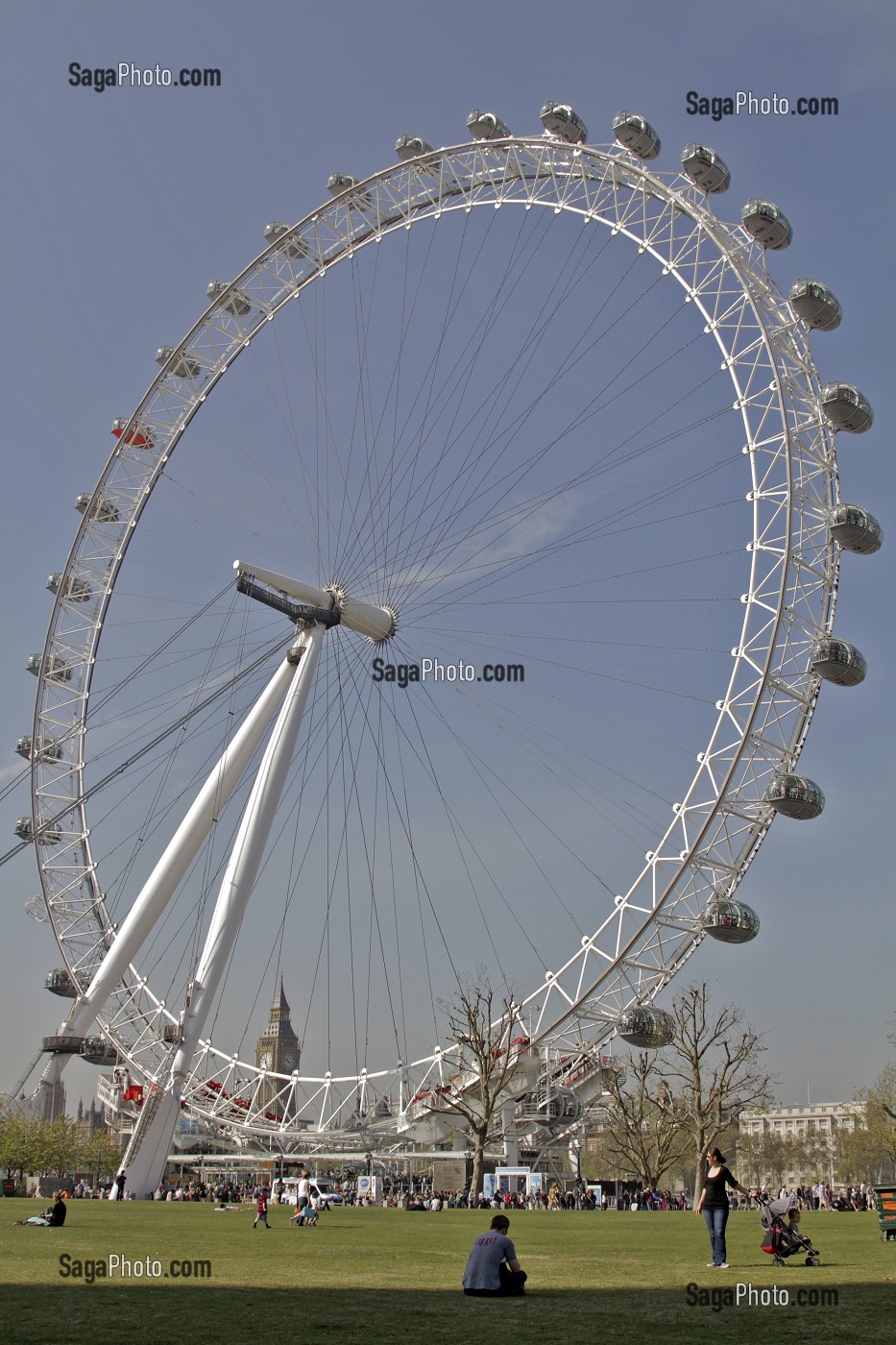 MILLENIUM WHEEL (GRANDE ROUE DU MILLENAIRE), APPELEE EGALEMENT THE LONDON EYE (L'OEIL DE LONDRES), INSTALLEE POUR LES FESTIVITES DE L'AN 2000, LONDRES, ANGLETERRE 