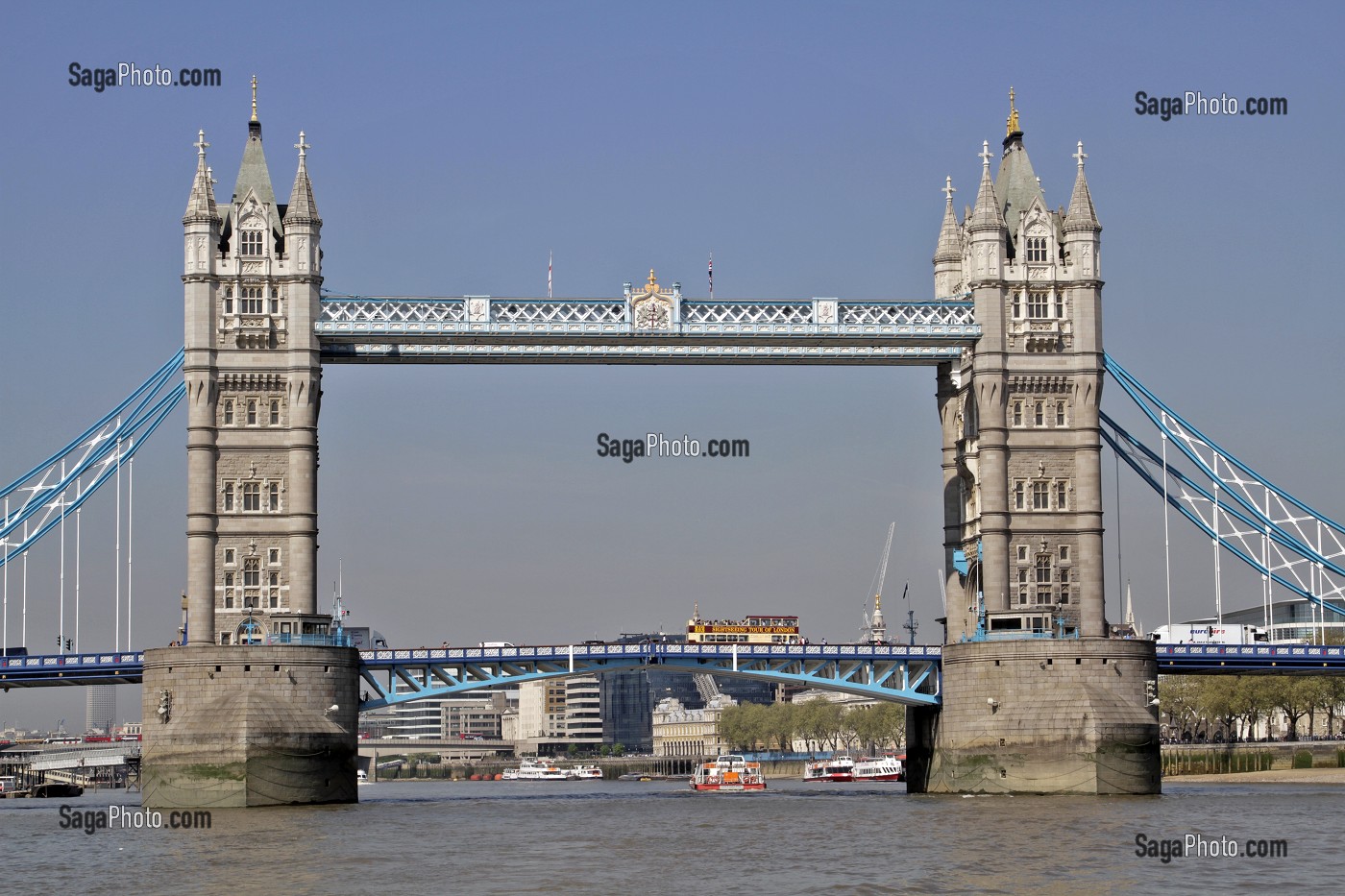 TOWER BRIDGE, PONT LEVANT EDIFIE A LA FIN DU XIXEME SIECLE ET FRANCHISSANT LA TAMISE, LONDRES, ANGLETERRE 