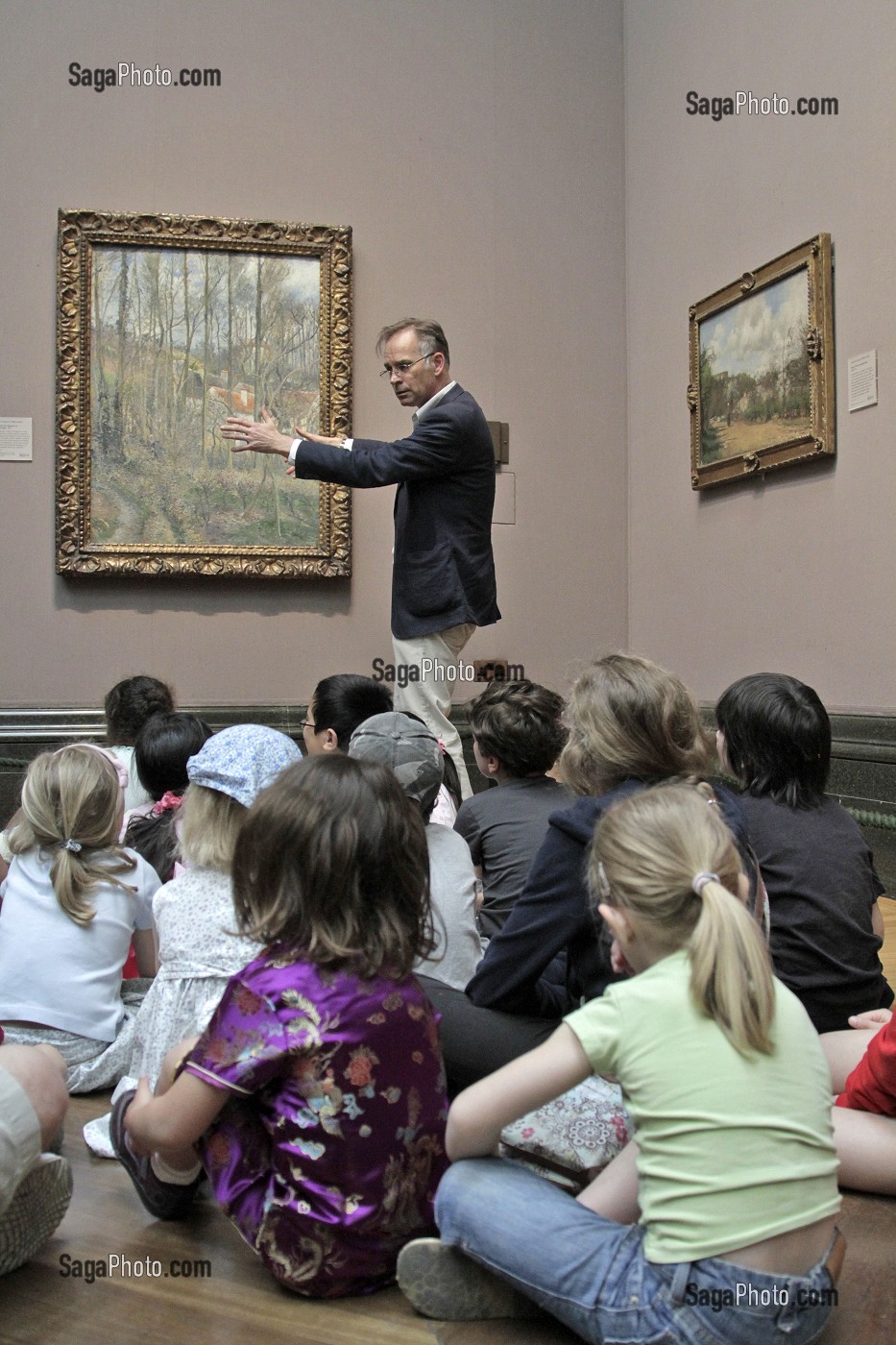 ATELIER ARTISTIQUE DESTINE AUX ENFANTS, NATIONAL GALLERY, LONDRES, ANGLETERRE 
