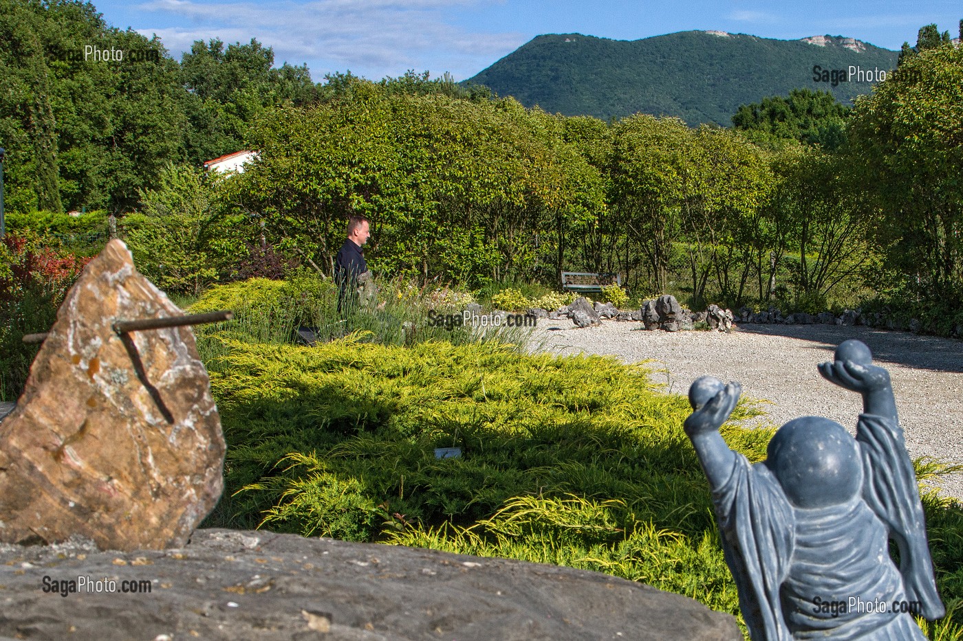 JARDIN ZEN DE MONTVENDRE, (26) DROME, FRANCE 