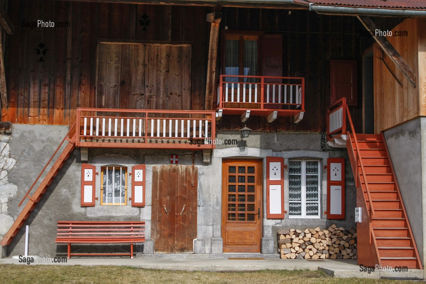 LE BOIS DE CHAUFFAGE EN HAUTE-SAVOIE (74), RHONE-ALPES, FRANCE 