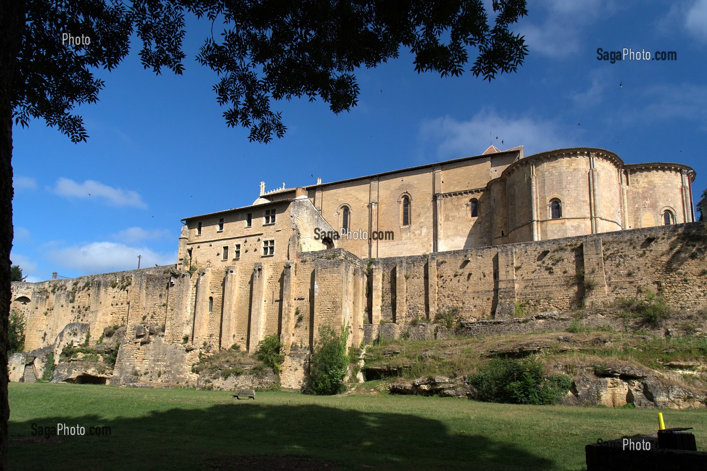 EGLISE SAINT SAUVEUR, VILLAGE DE SAINT MACAIRE, (33) GIRONDE, NOUVELLE AQUITAINE, FRANCE 