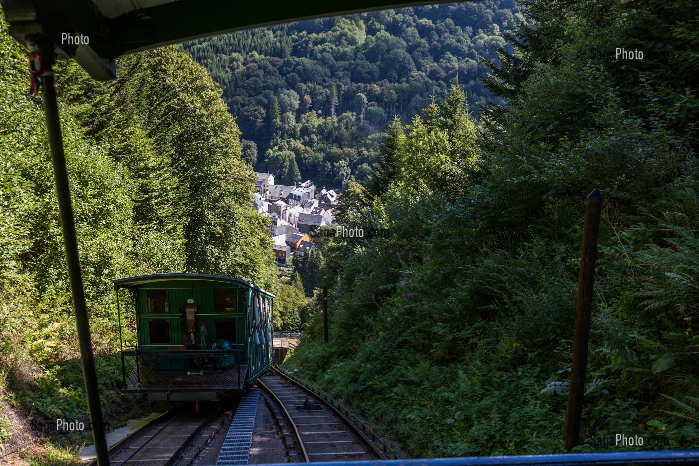 ESCAPADE AU FUNICULAIRE DU CAPUCIN, RANDONNEE EN AUVERGNE, MONT-DORE, (63) MONT-DORE, FRANCE 