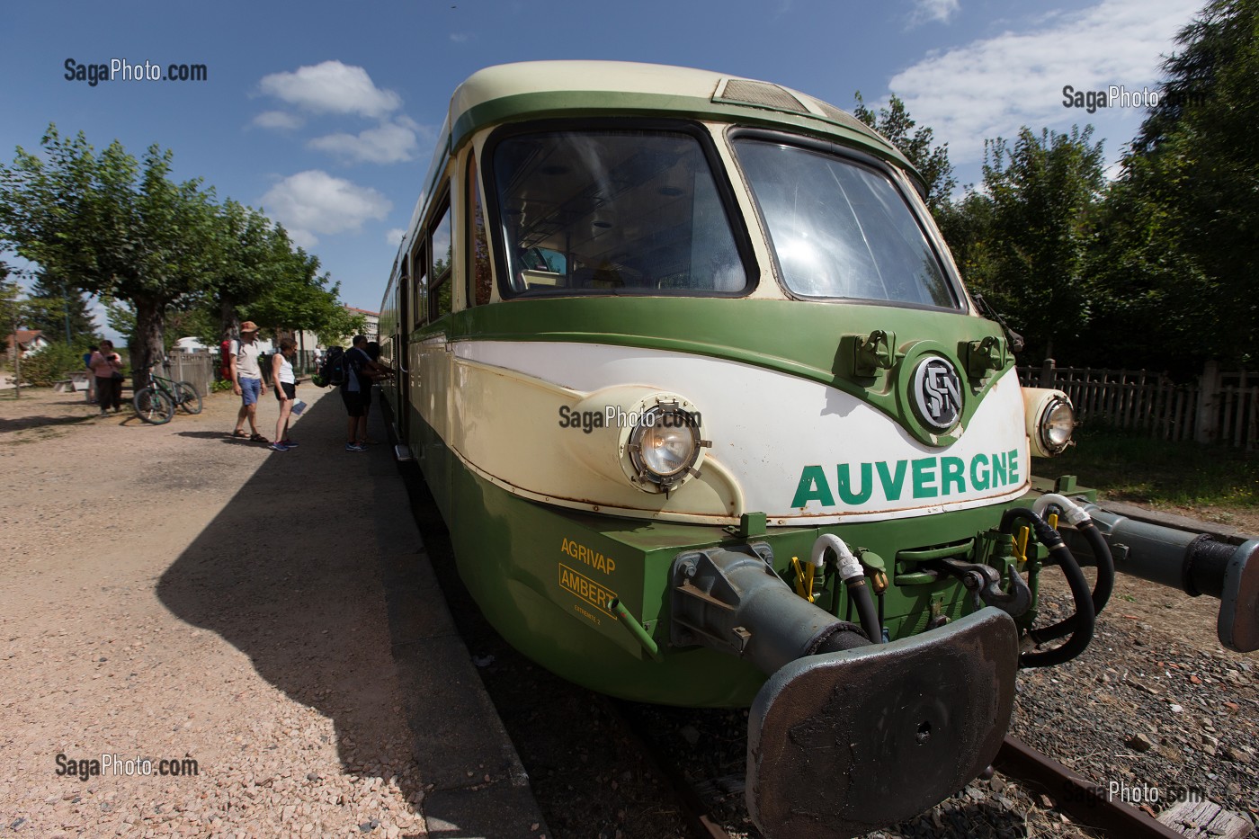 GARE DE LA CHAISE-DIEU, ESCAPADE ET BALADE EN TRAIN TYPIQUE, BALADE NATURE ET DECOUVERTES DES VALLONS DU PUY DE DOME, LA CHAISE-DIEU, (43) HAUTE-LOIRE, AUVERGNE, RHONE-ALPES, FRANCE 