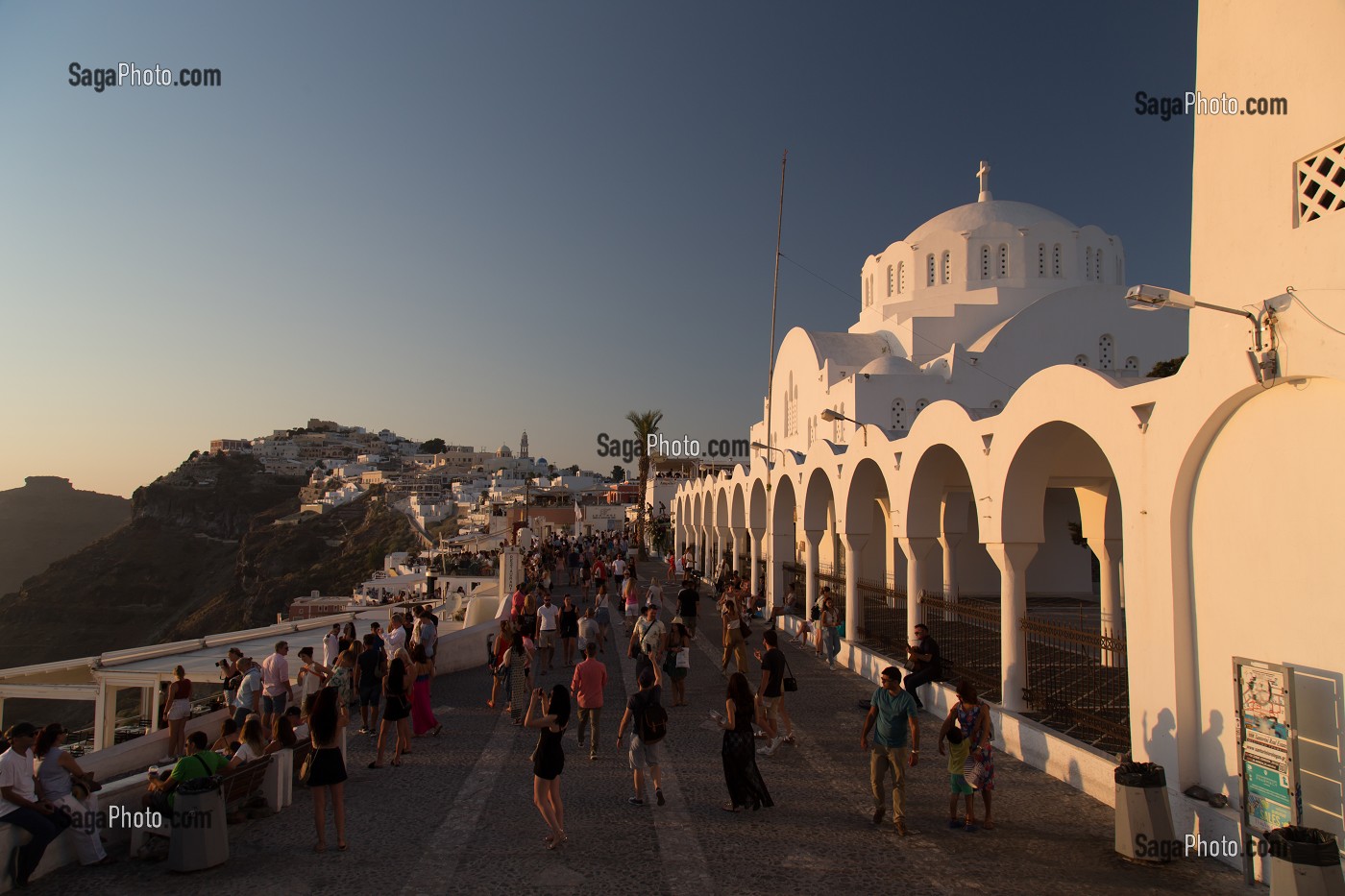 THIRA, PROMENADE DES AMOUREUX, SANTORIN, ILE GRECQUE, RANDONNEE TYPIQUE ET ROMANTIQUE, GRECE 