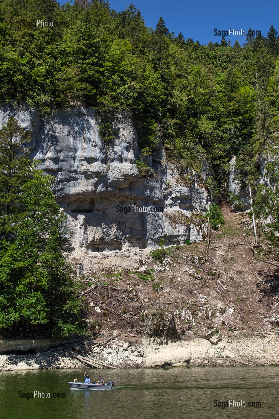 SUR LES PAS DE L'ORLOGEUR, REGION MORTEAU, PROMENADE FLUVIALE SUR LE DOUBS DE BESANCON A LA FRONTIERE SUISSE, (25) DOUBS, REGION BOURGOGNE-FRANCHE-COMTE, FRANCE 