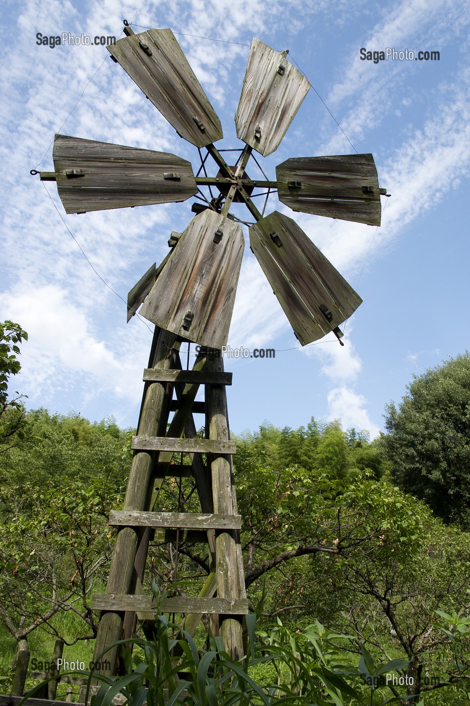 EOLIENNE EN BOIS, MUSEE DES VIEILLES FERMES JAPONAISES AU NORD D'OSAKA, JAPON 