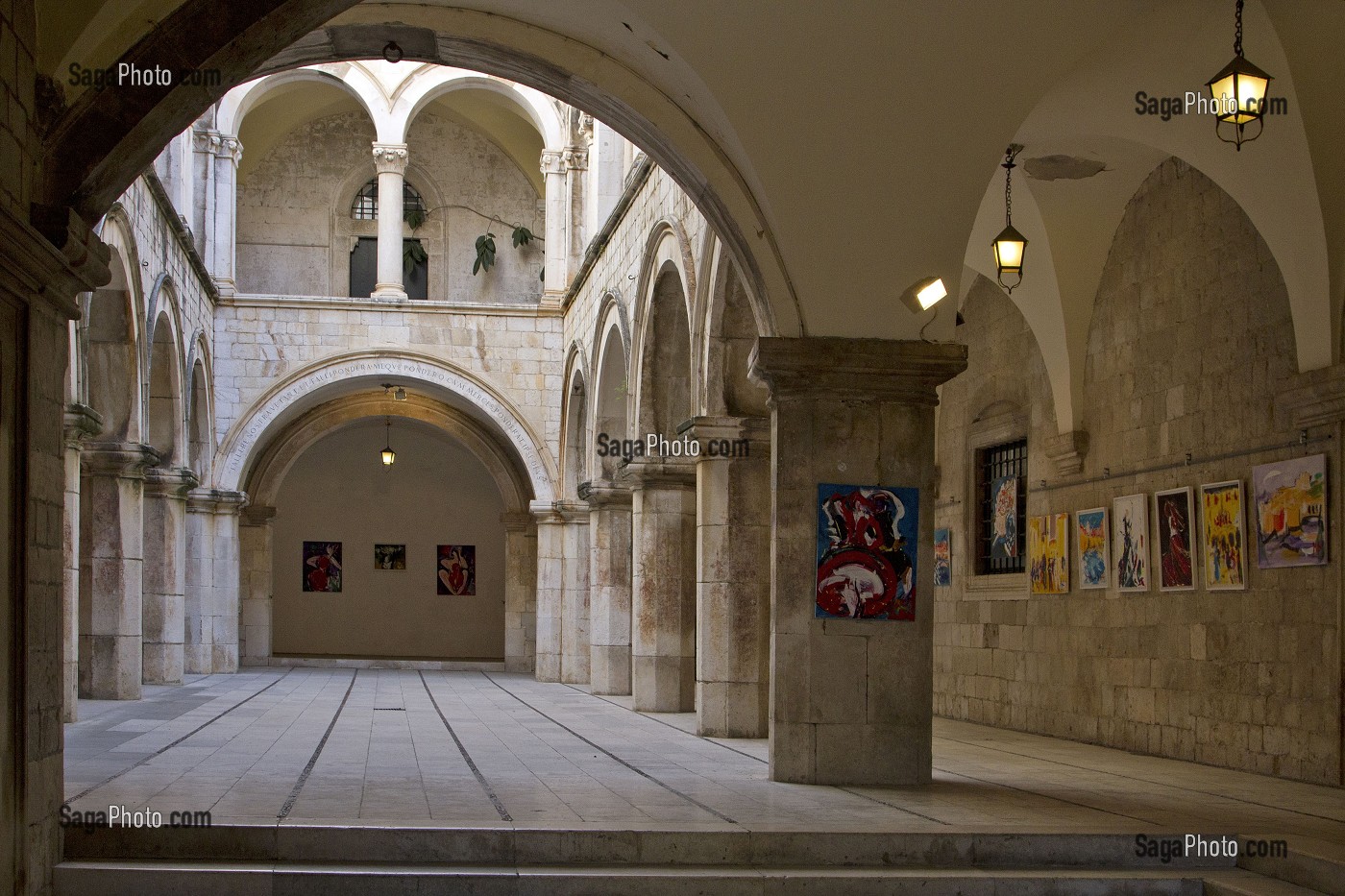 PATIO DU PALAIS SPONZA, DUBROVNIK, CROATIE 