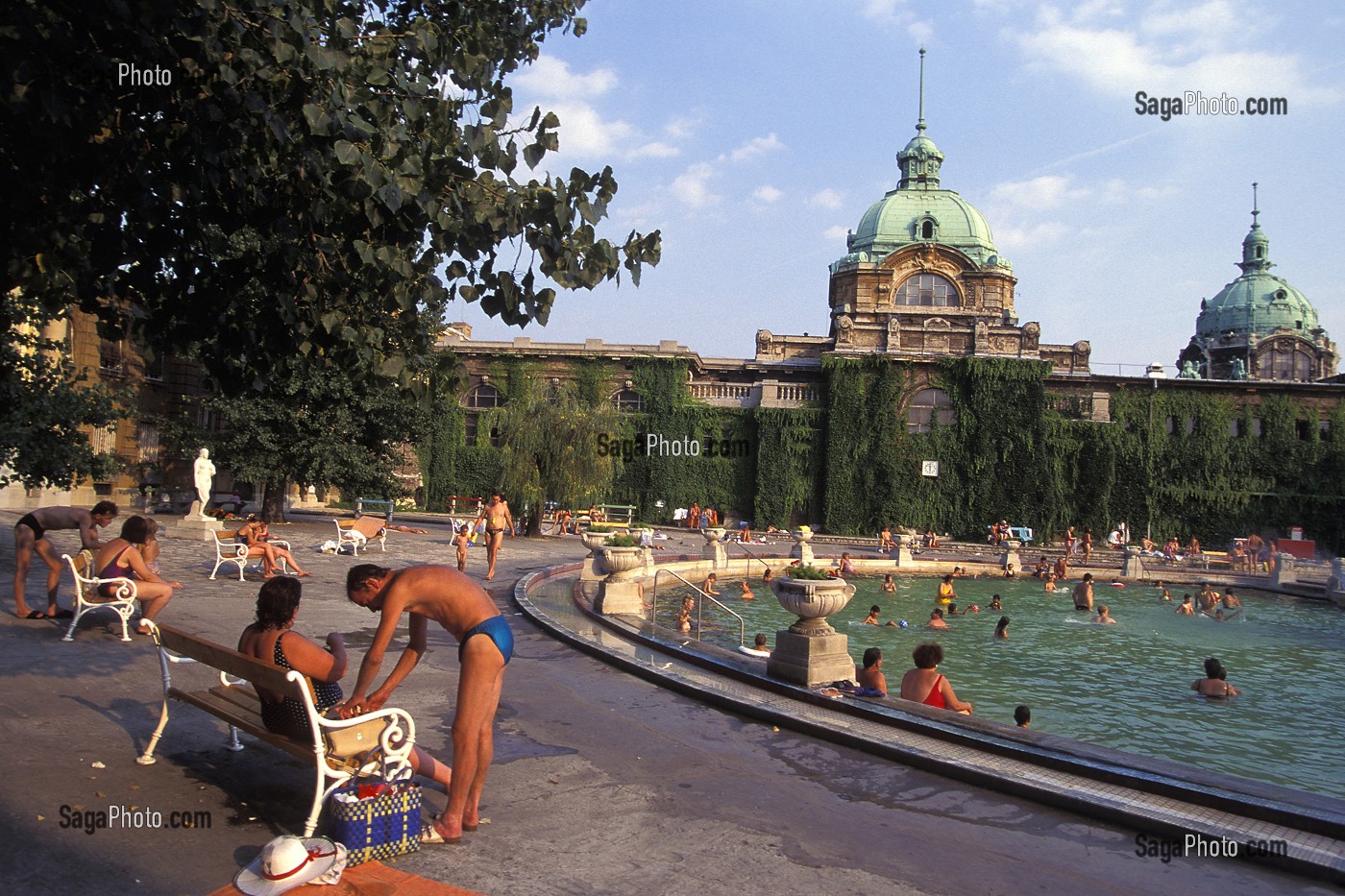 BAINS THERMAUX DE SZECHENYI, BUDAPEST, HONGRIE 