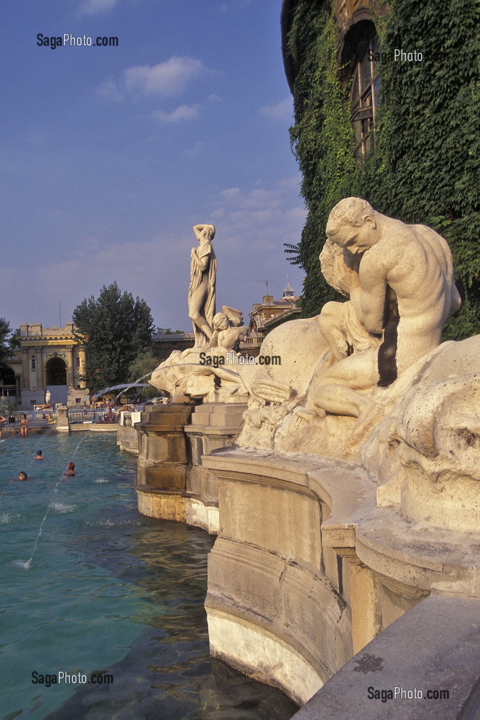 BAINS THERMAUX DE SZECHENYI, BUDAPEST 