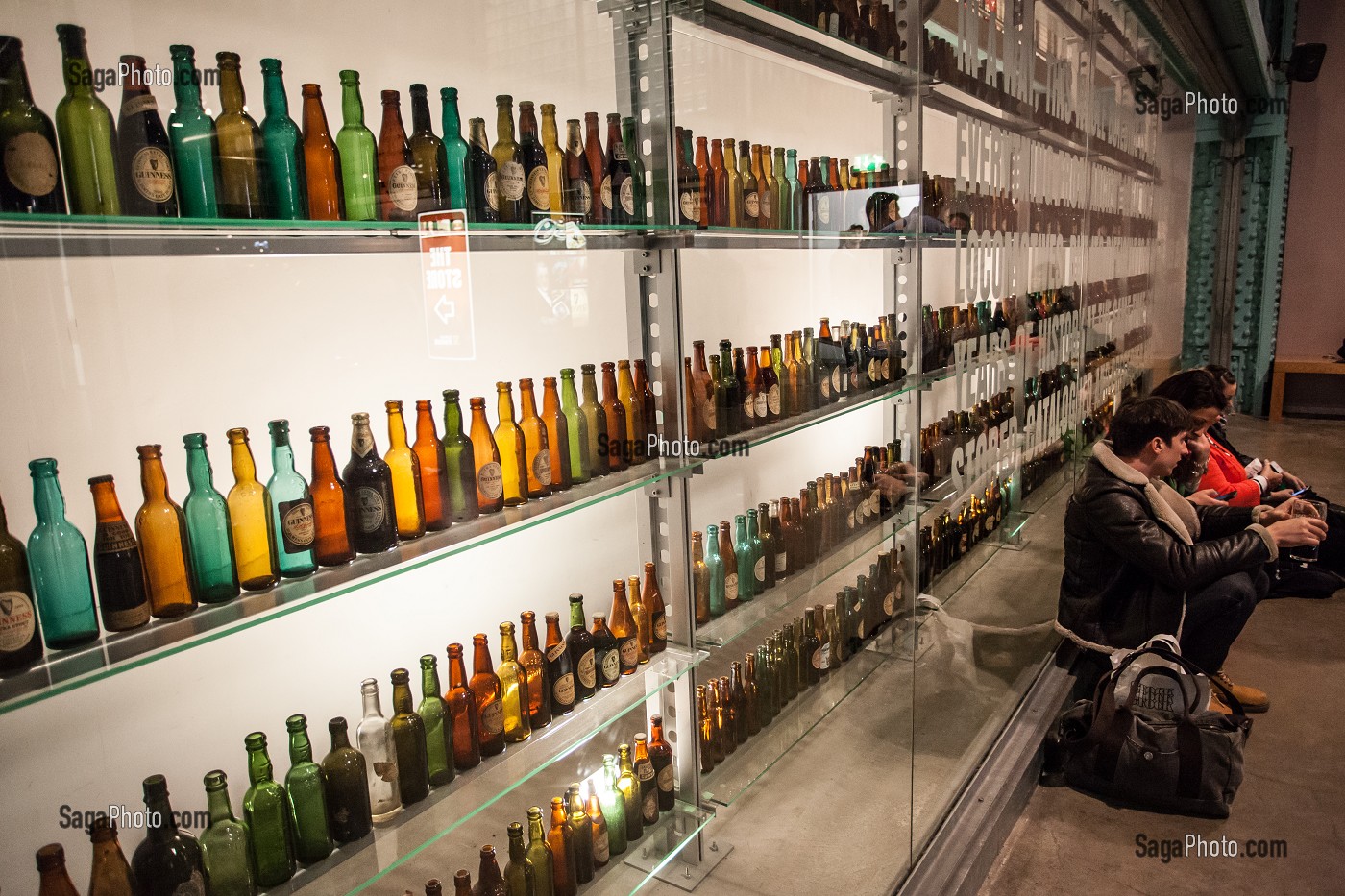 EXPOSITION ET VISITE DE L'ANCIENNE BRASSERIE DE BIERE, GUINNESS STOREHOUSE, DUBLIN, IRLANDE 
