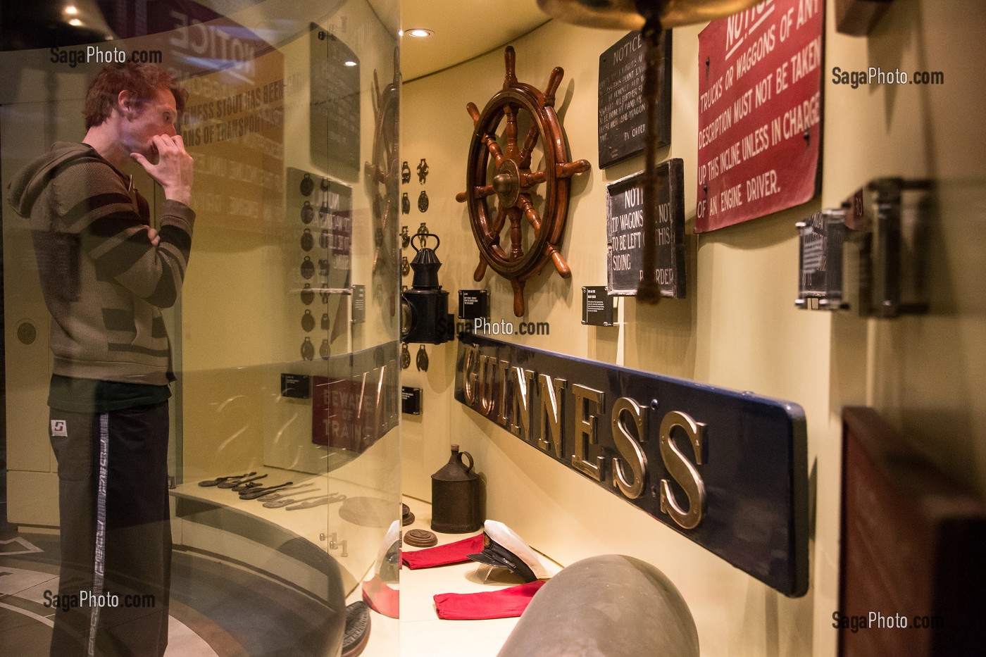 EXPOSITION ET VISITE DE L'ANCIENNE BRASSERIE DE BIERE, GUINNESS STOREHOUSE, DUBLIN, IRLANDE 