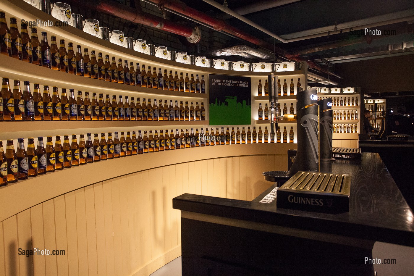 BAR DE L'ANCIENNE BRASSERIE DE BIERE, GUINNESS STOREHOUSE, DUBLIN, IRLANDE 